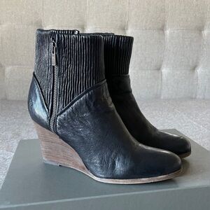 Frye Corby Side zip Black Leather Wedge Ankle Boots